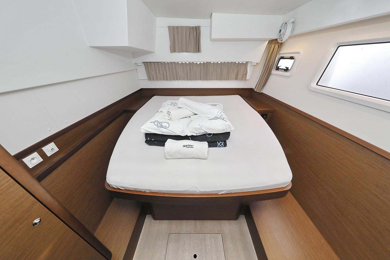 Lagoon 42 - 4 + 2 cab. — photo 18