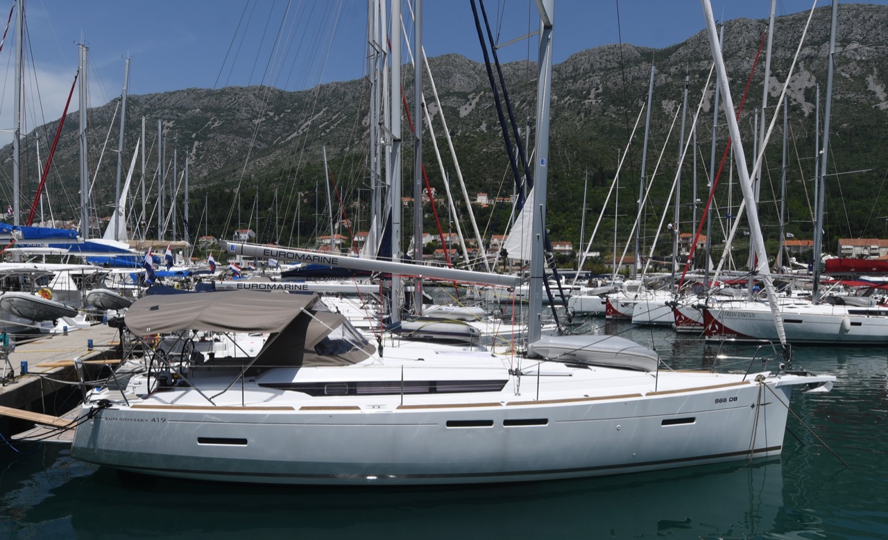 Sun Odyssey 419 - 3 cab. — photo 1