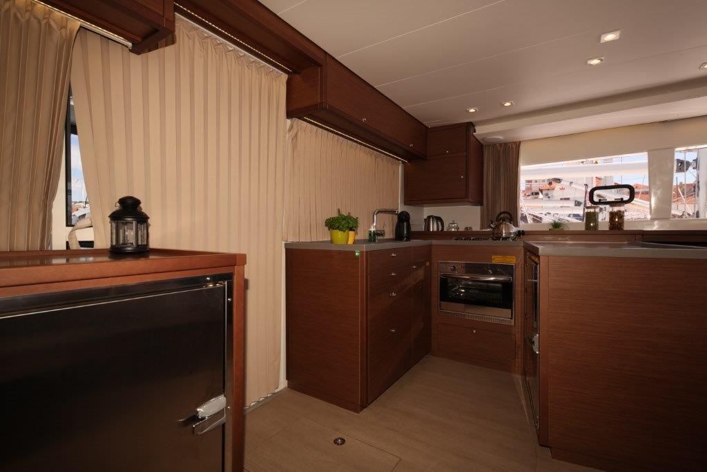 Lagoon 450 - 4 + 2 cab. — photo 12