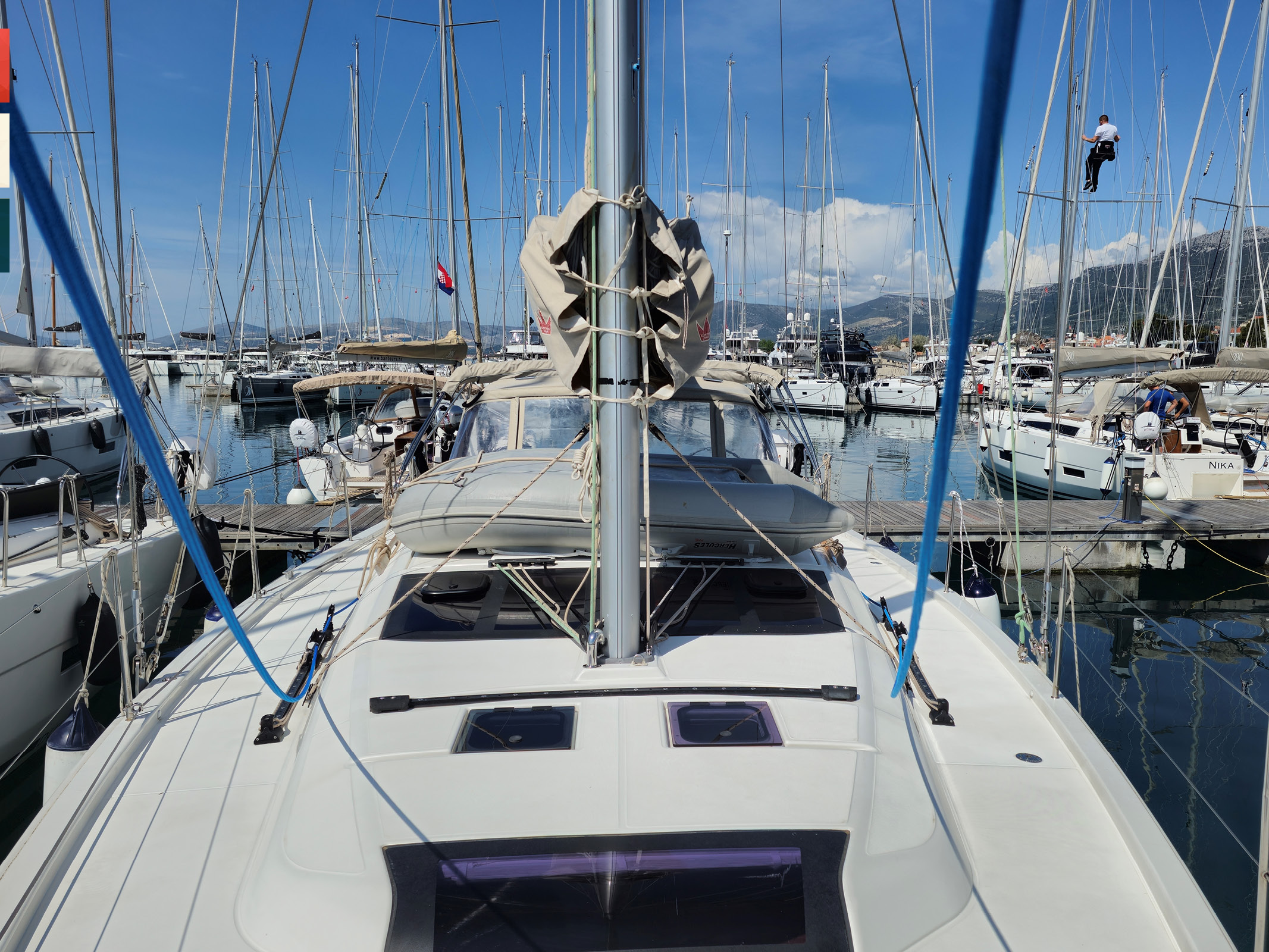 Dufour 430 GL — photo 10