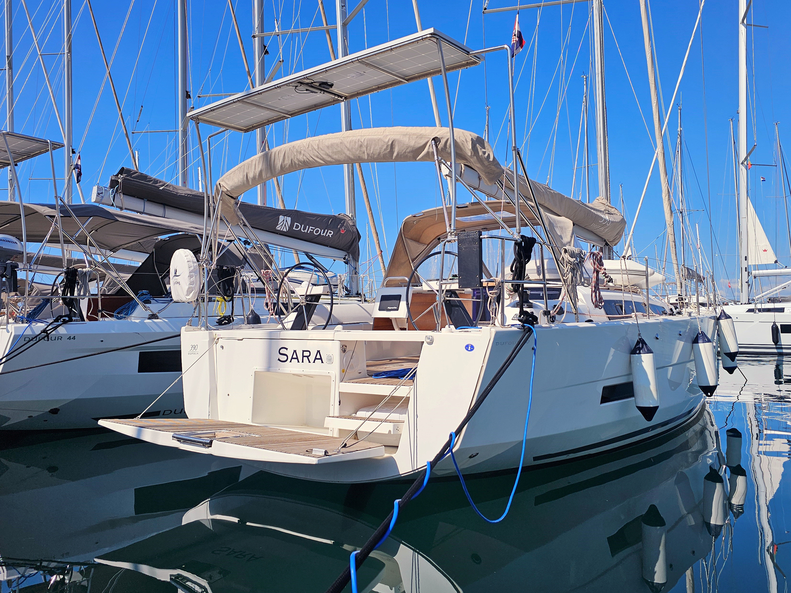 Dufour 390 GL — photo 23