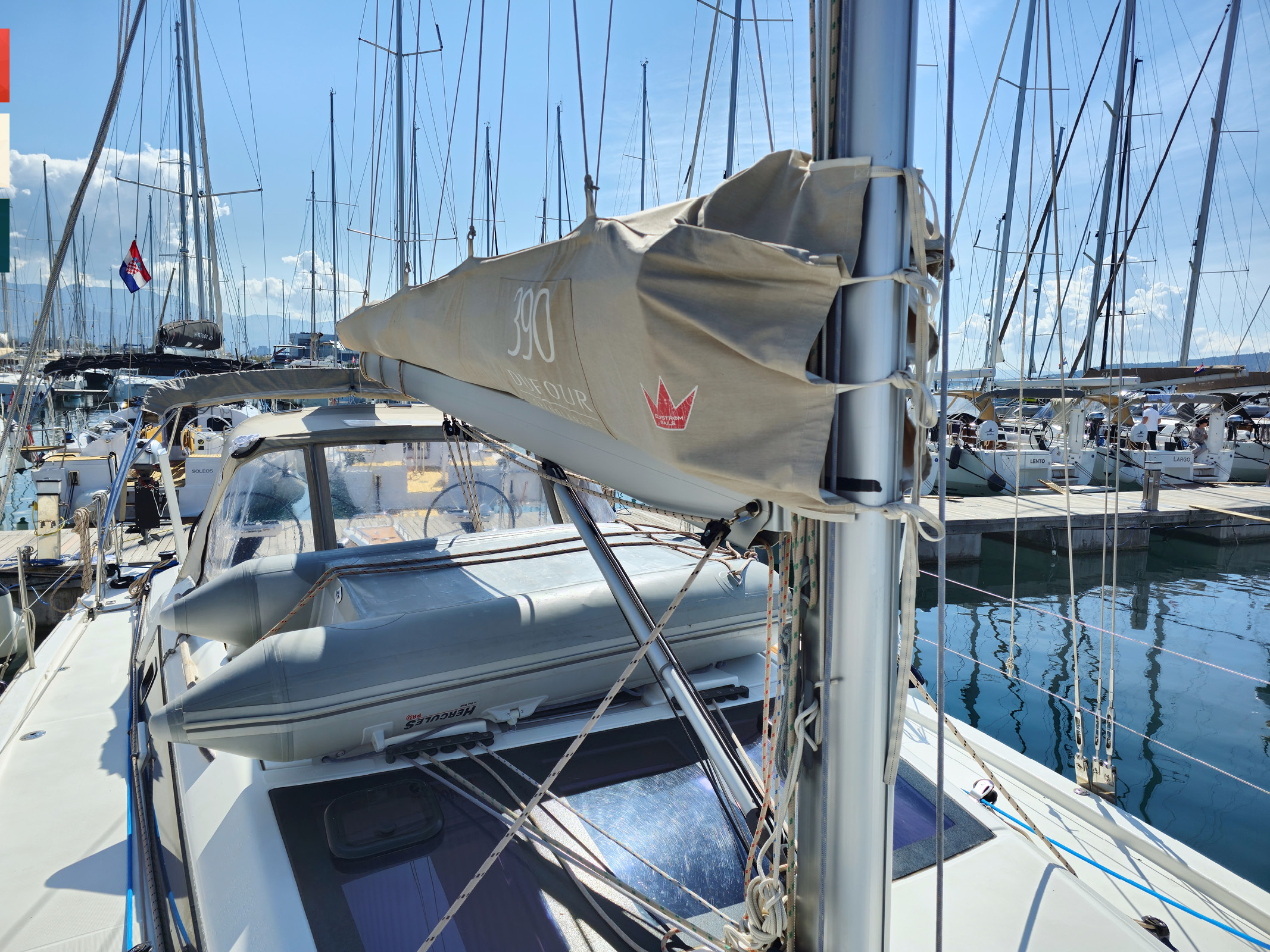 Dufour 390 GL — photo 32