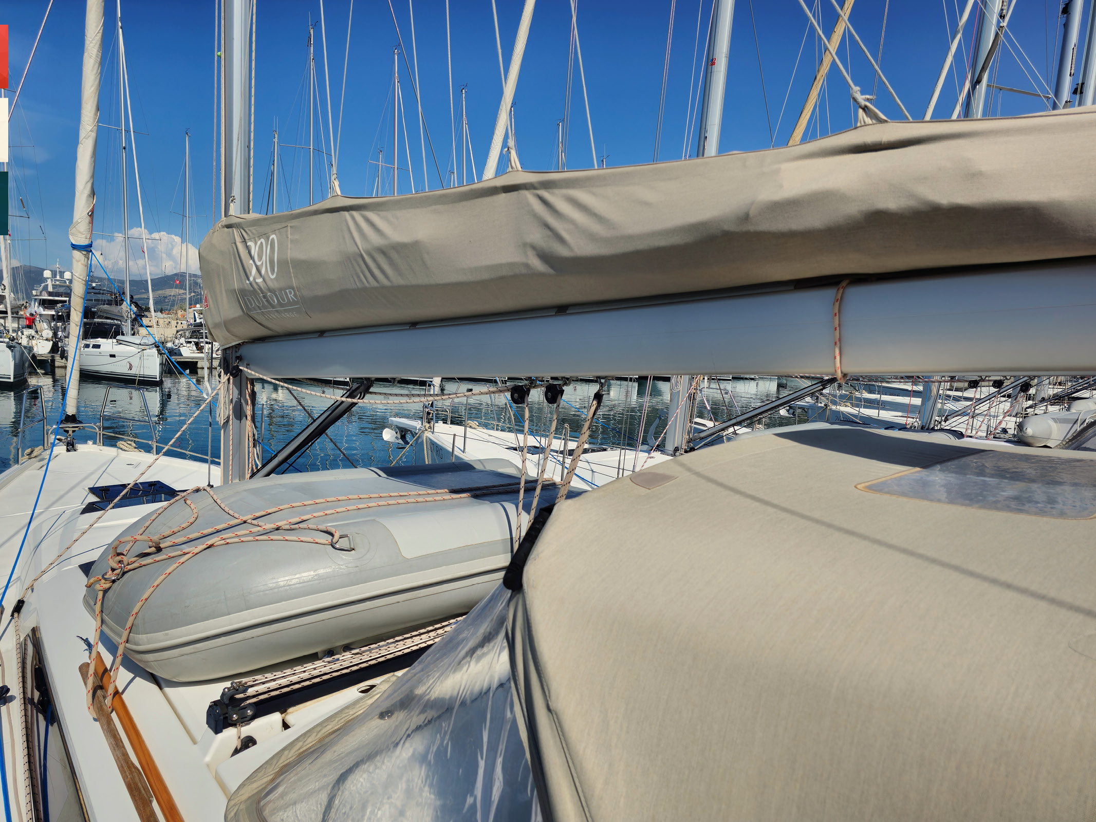 Dufour 390 GL — photo 10