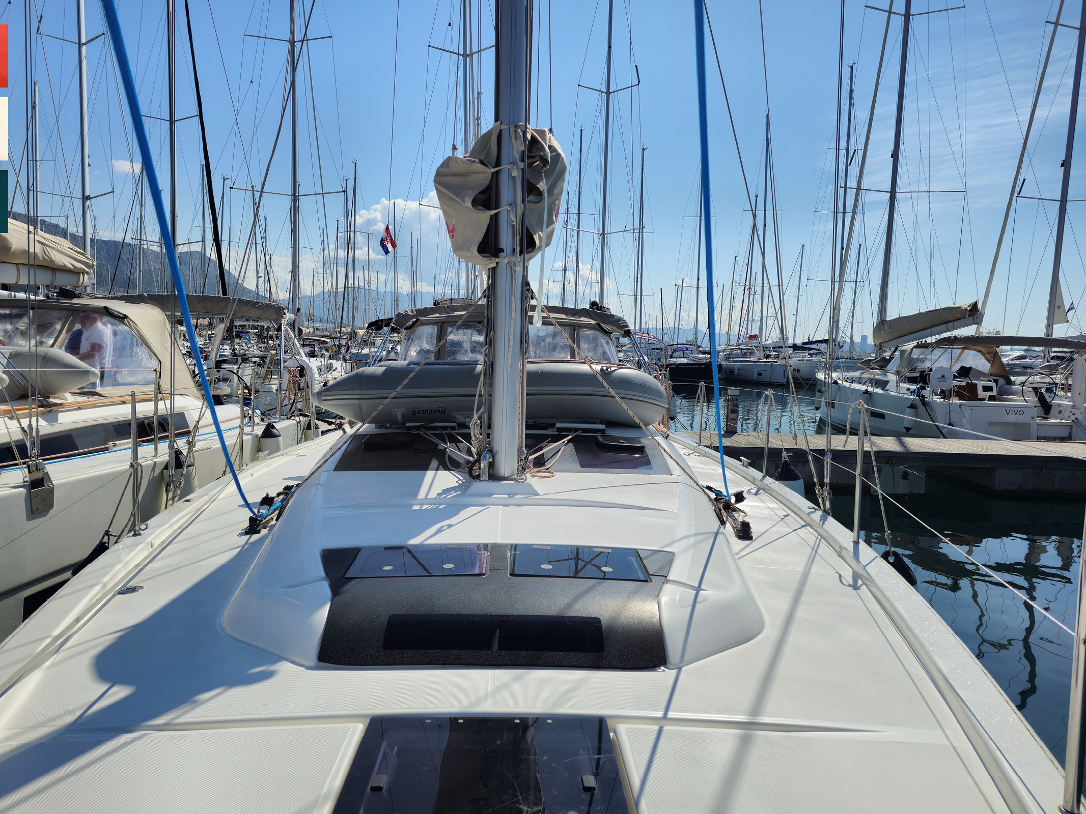 Dufour 390 GL — photo 12