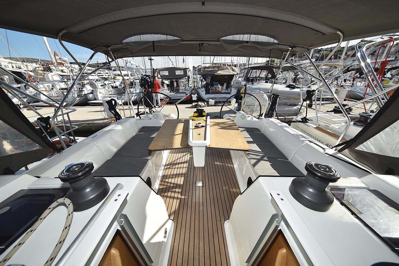 Dufour 382 GL — photo 7