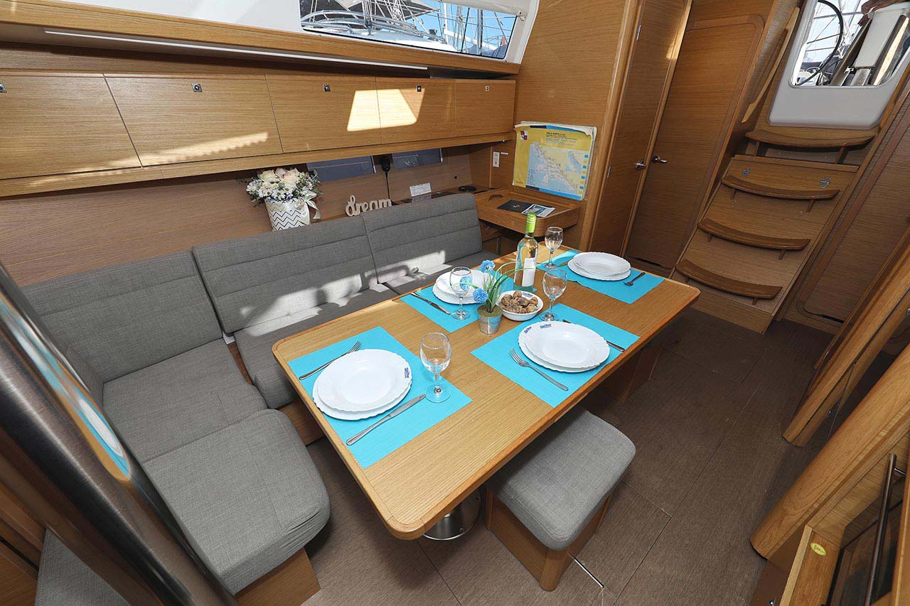 Dufour 382 GL — photo 10