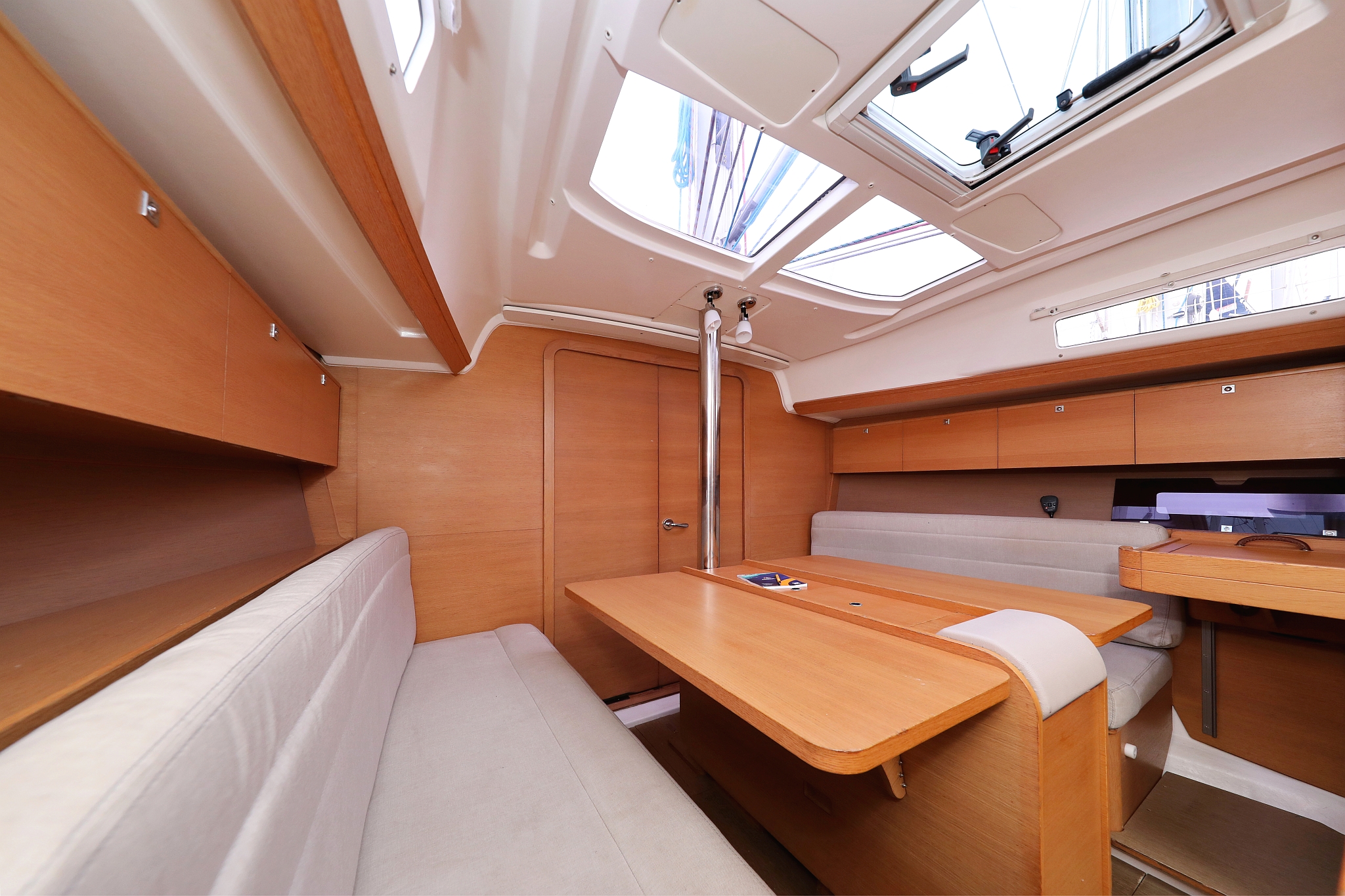 Dufour 350 GL — photo 18