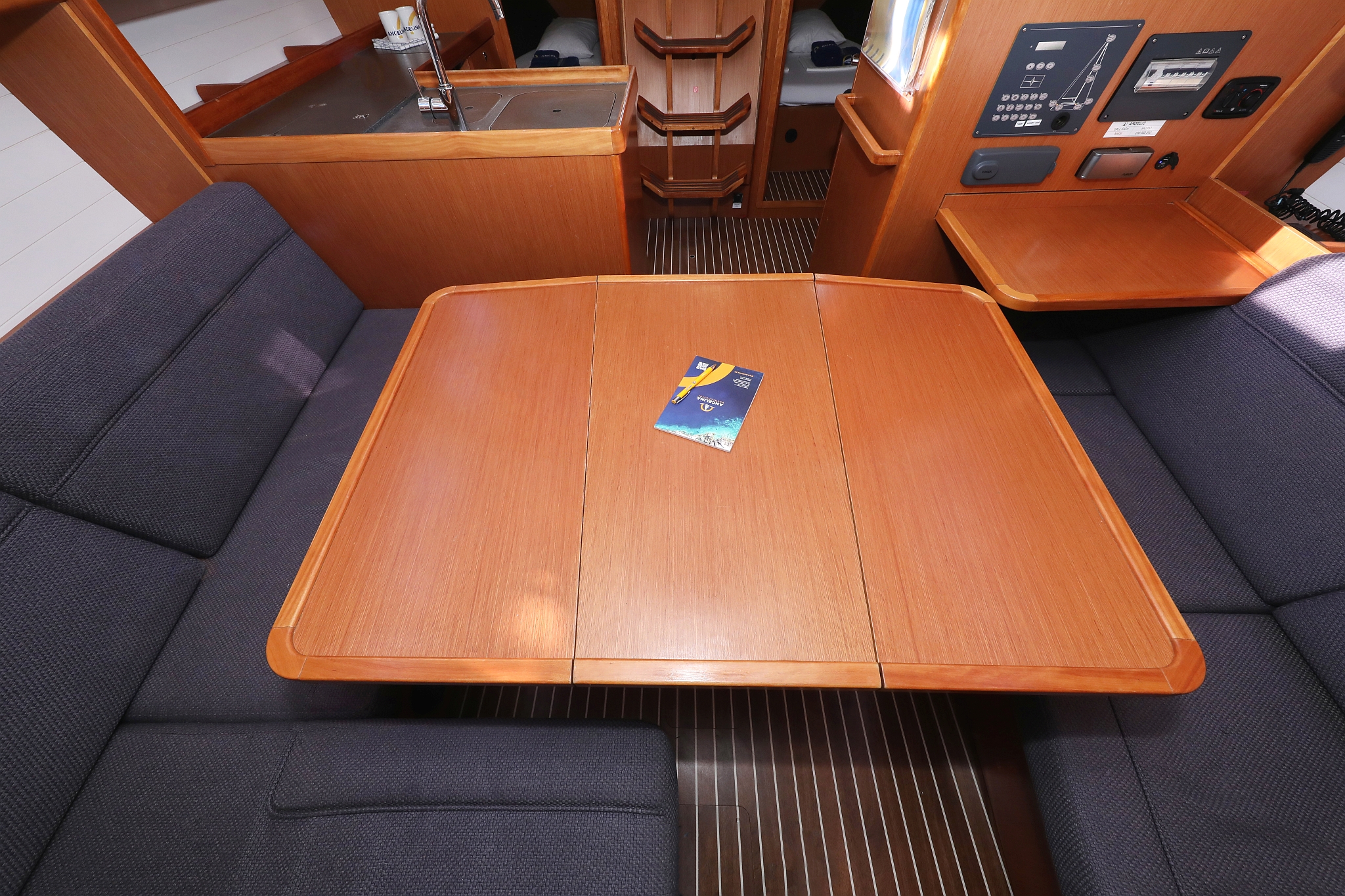 Bavaria Cruiser 37 - 3 cab. — photo 42