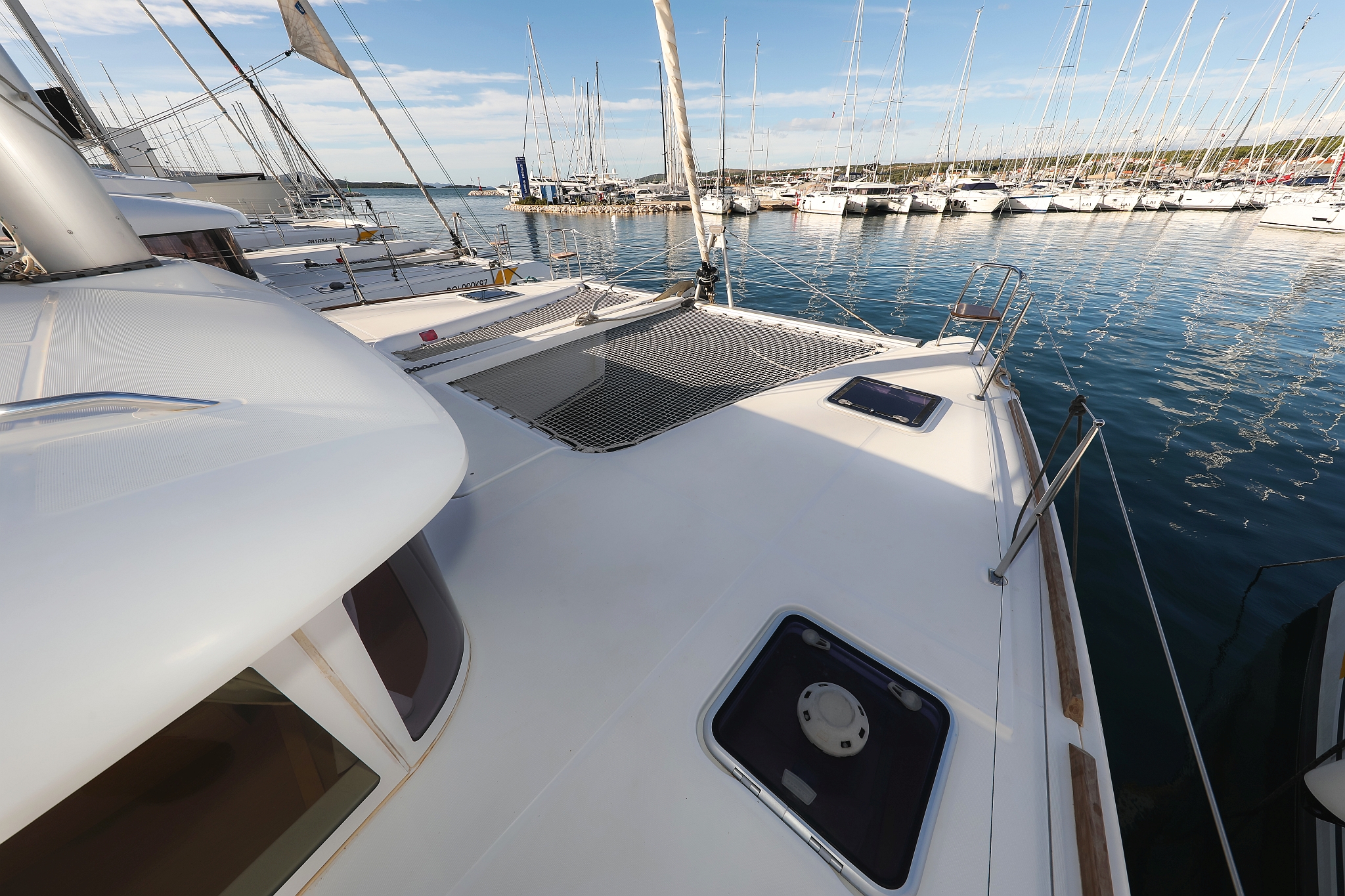 Lagoon 400 S2 - 4 + 2 cab. — photo 13