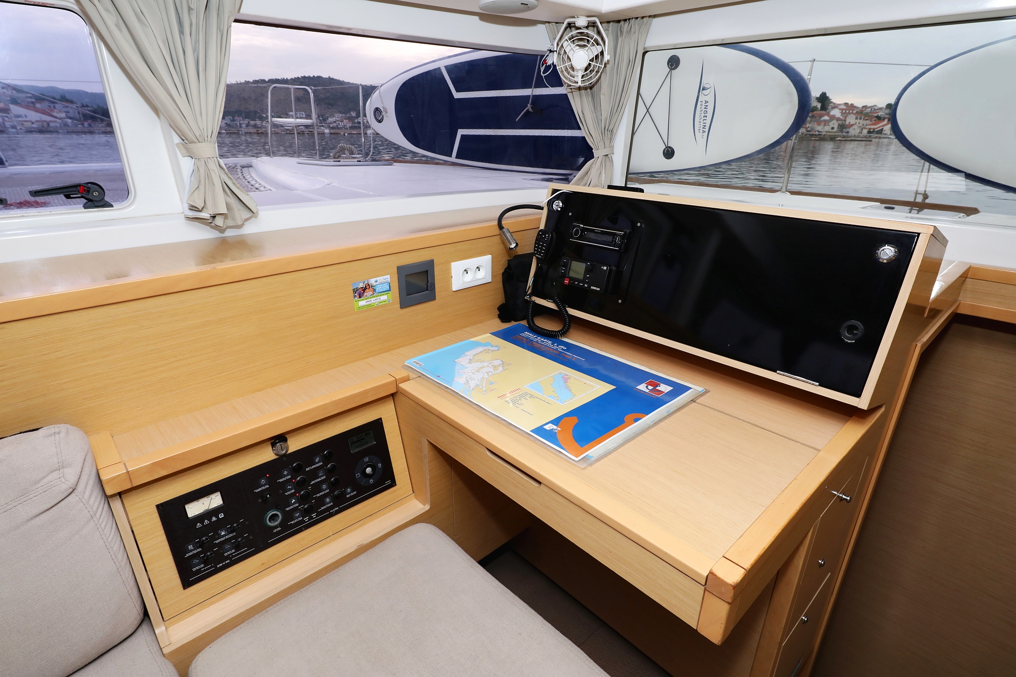 Lagoon 400 S2 - 4 + 2 cab. — photo 22