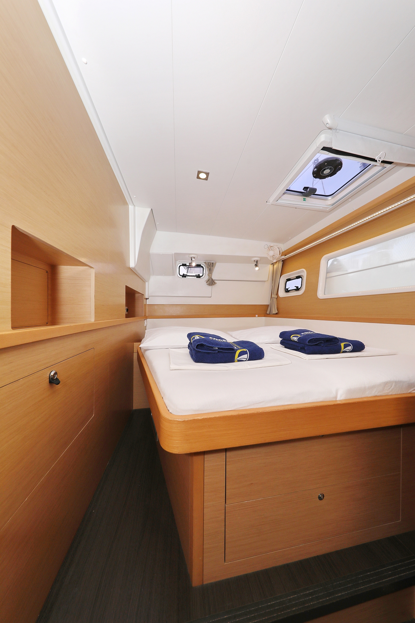 Lagoon 400 S2 - 4 + 2 cab. — photo 29