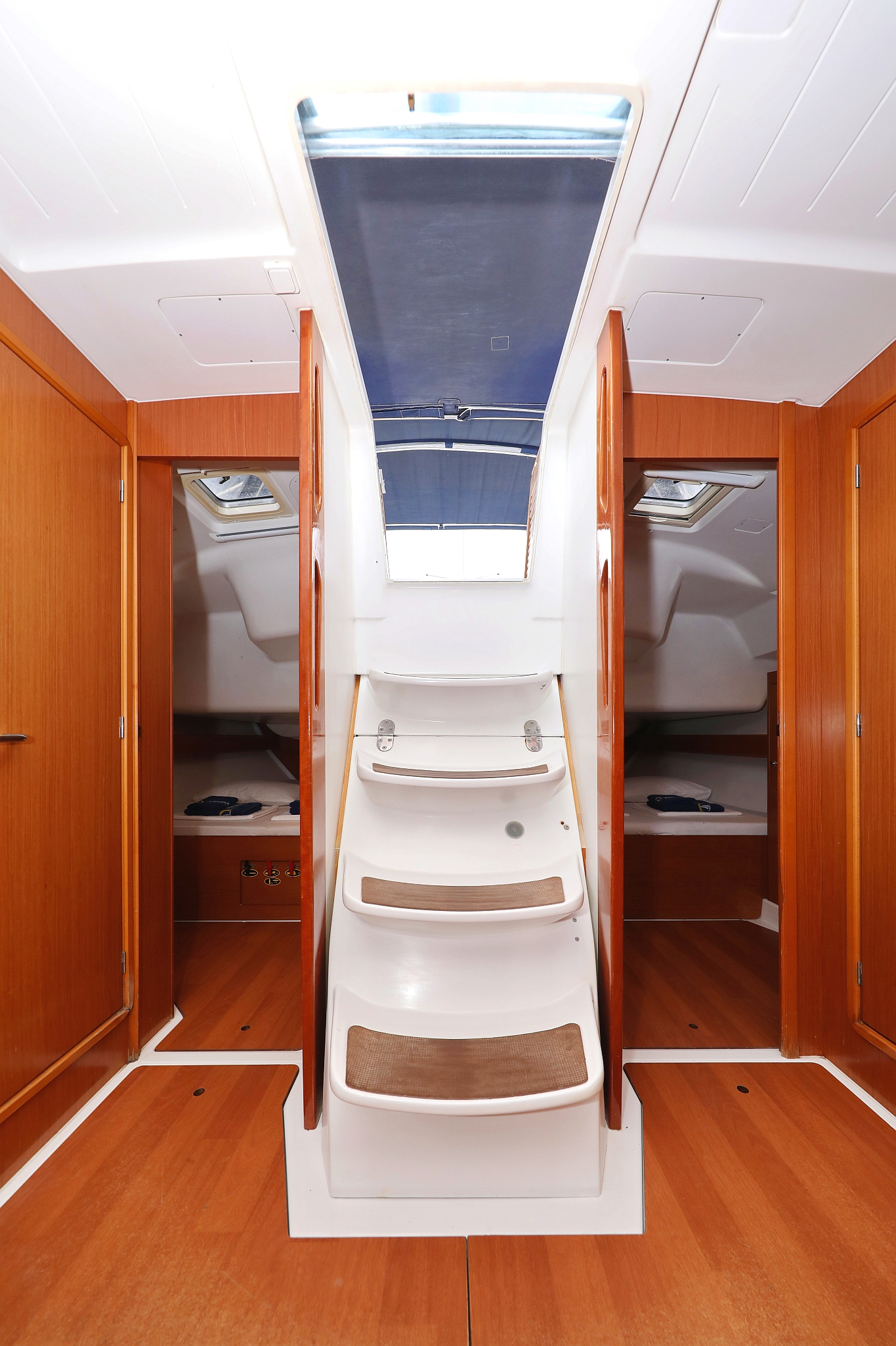 Cyclades 50.5 - 5 + 1 cab. — photo 23