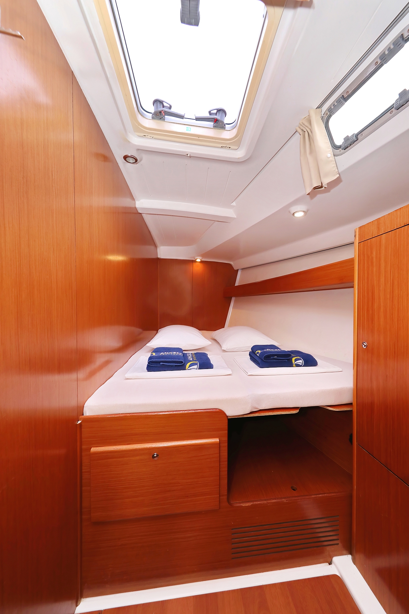Cyclades 50.5 - 5 + 1 cab. — photo 32