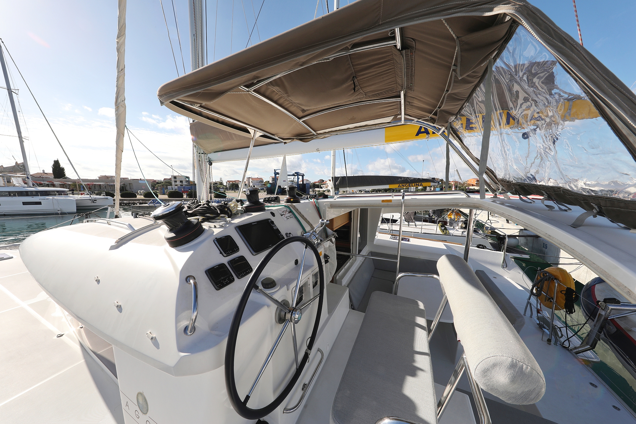 Lagoon 400 S2 - 4 + 2 cab. — photo 9
