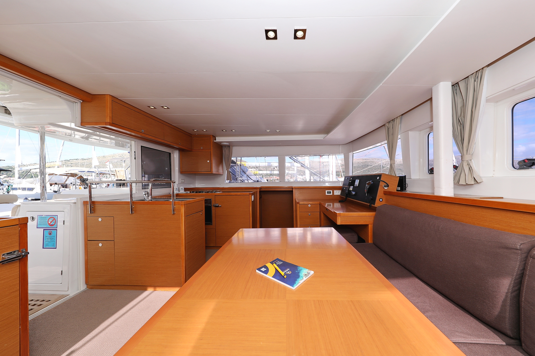 Lagoon 450 - 4 + 2 cab. — photo 14