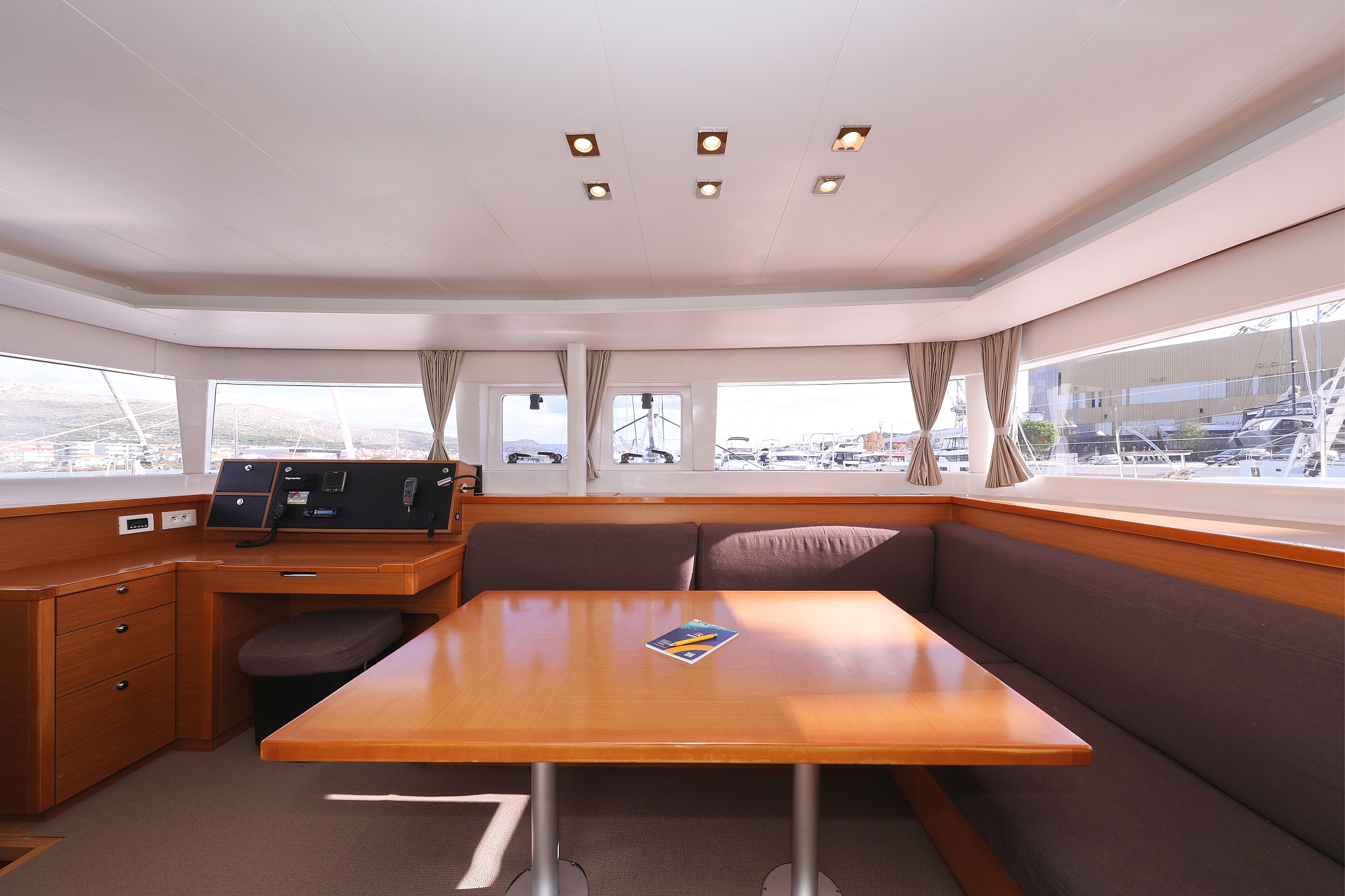 Lagoon 450 - 4 + 2 cab. — photo 29