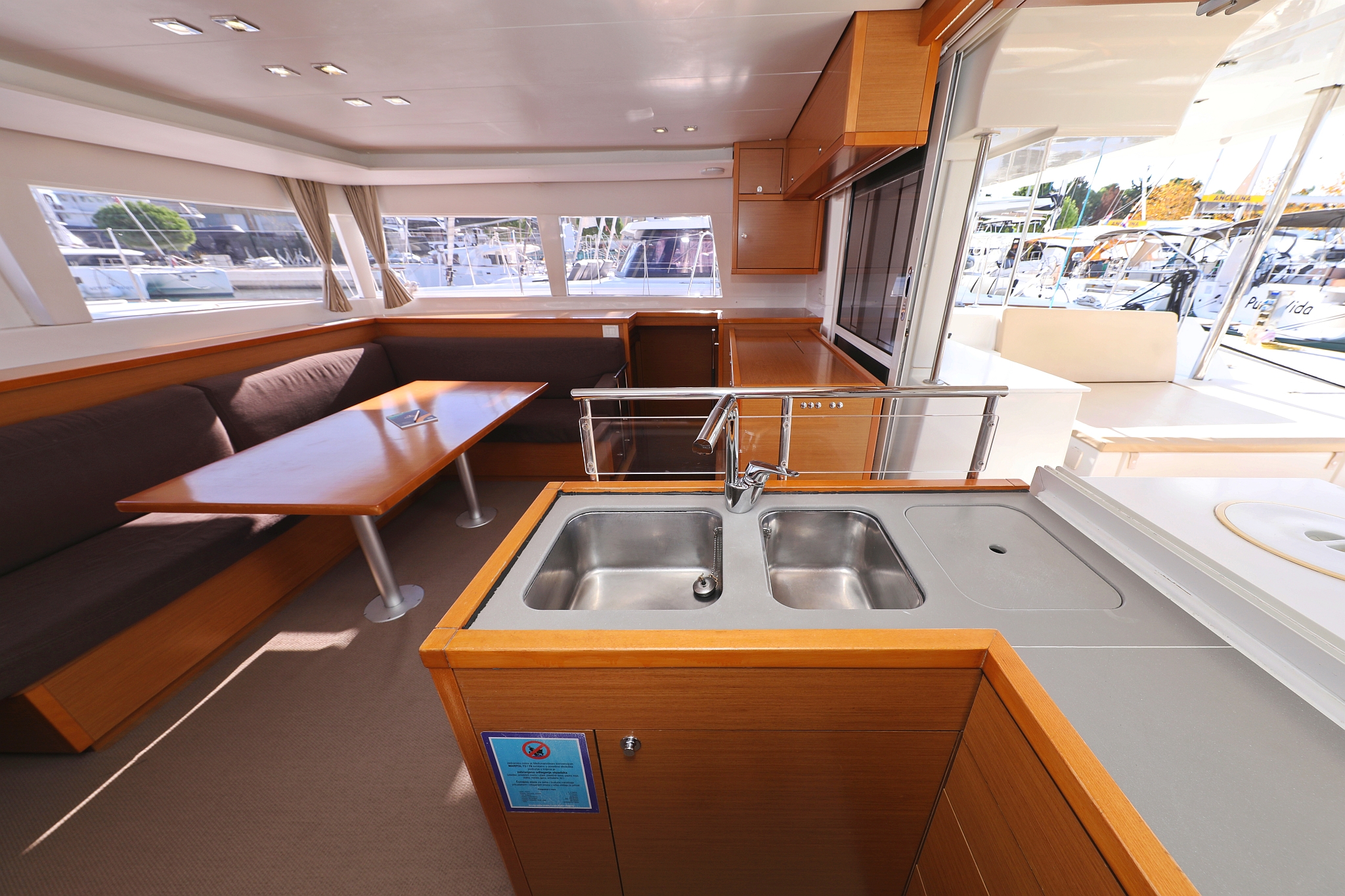Lagoon 450 - 4 + 2 cab. — photo 37