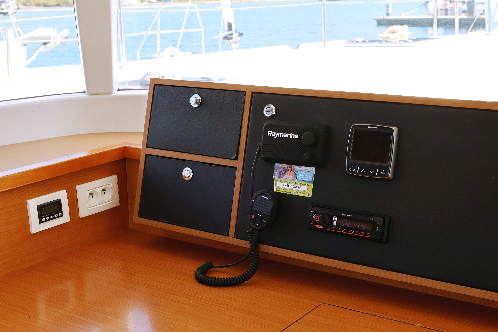 Lagoon 450 - 4 + 2 cab. — photo 13