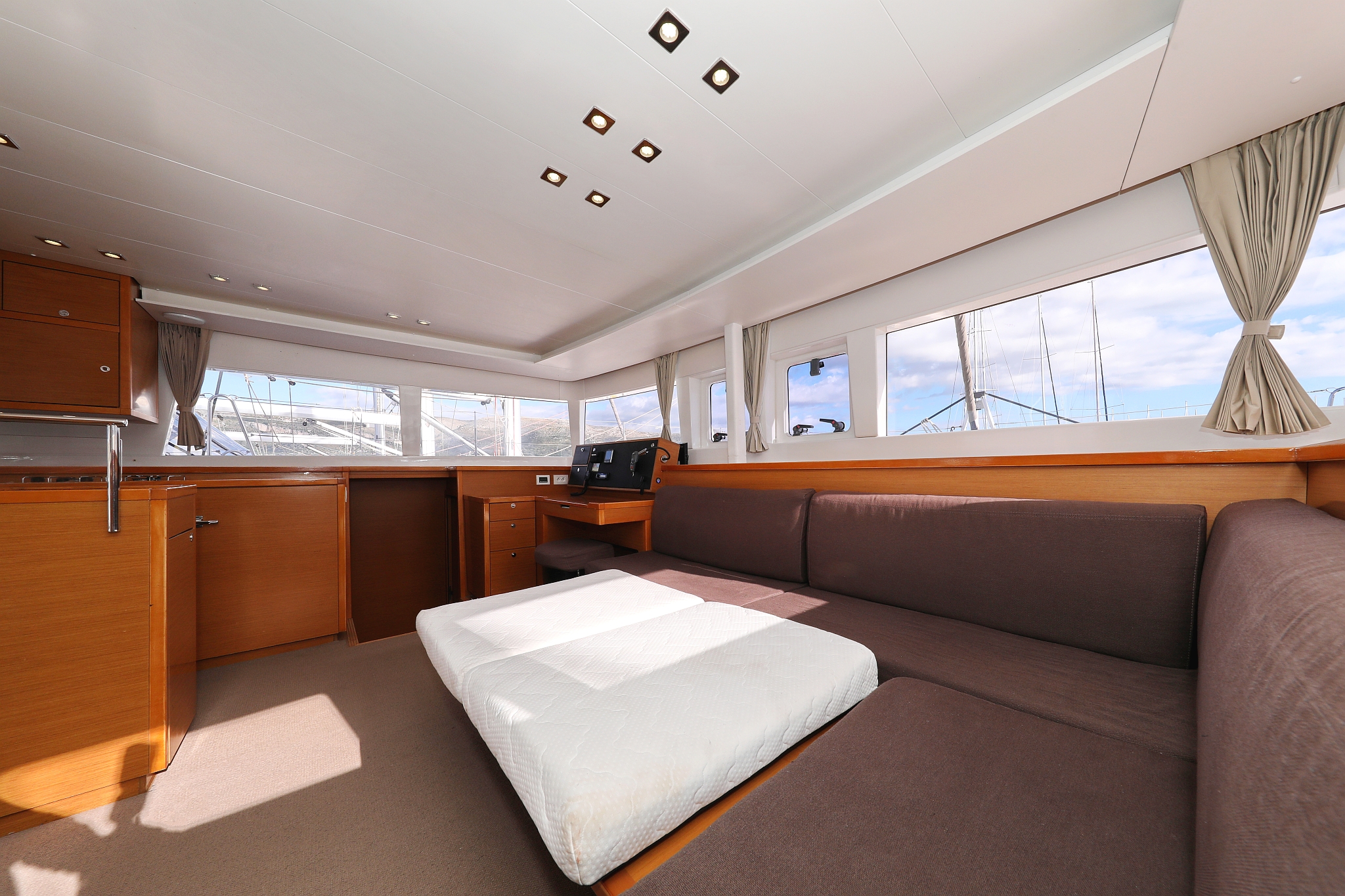 Lagoon 450 - 4 + 2 cab. — photo 14