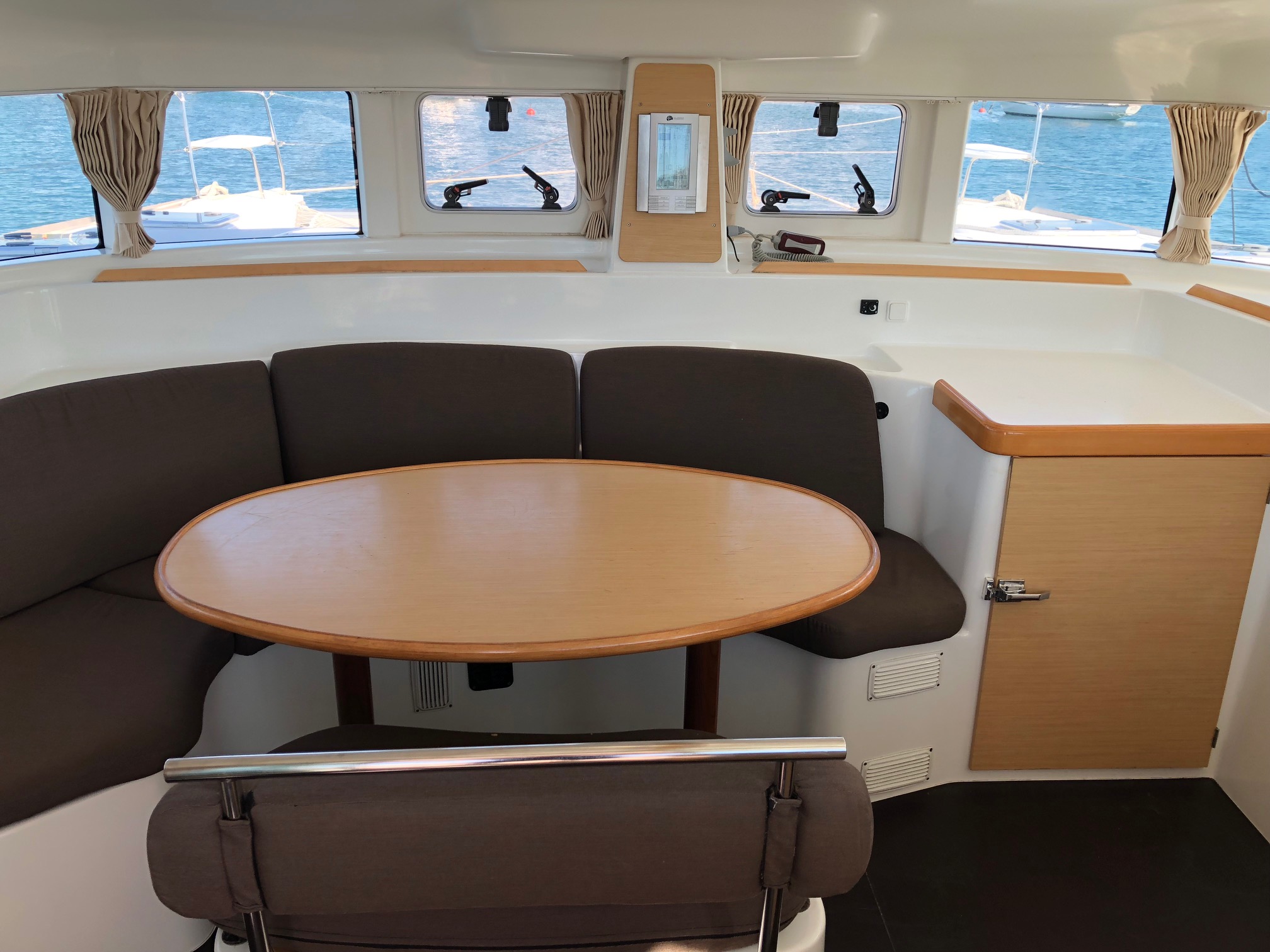 Lagoon 380 S2 - 4 cab. — photo 4