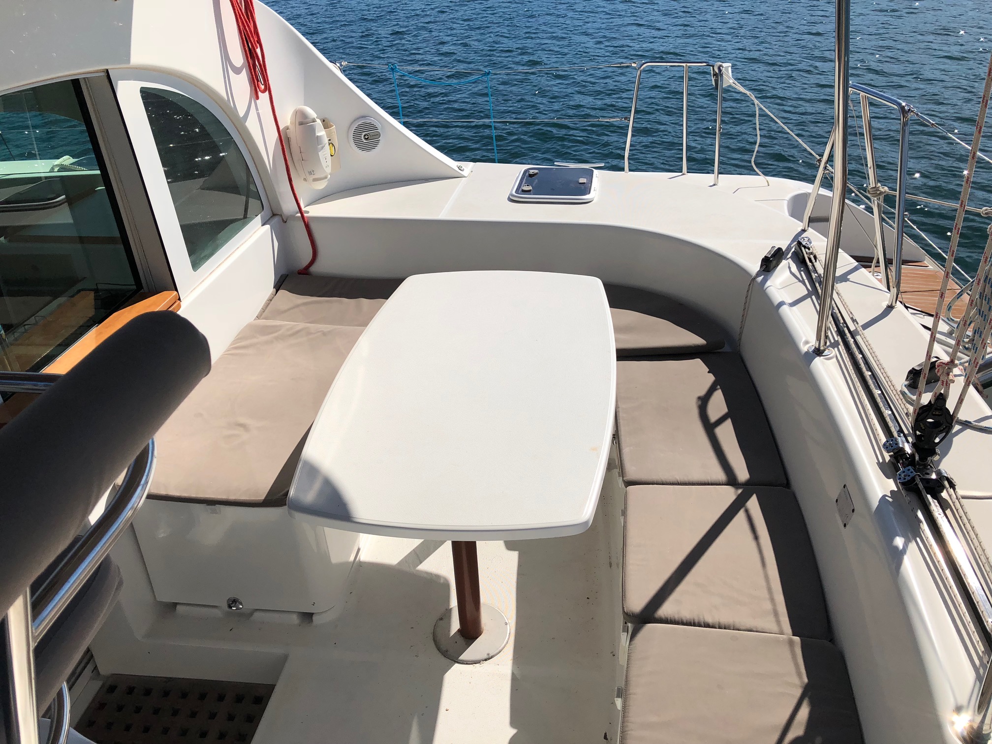 Lagoon 380 S2 - 4 cab. — photo 9