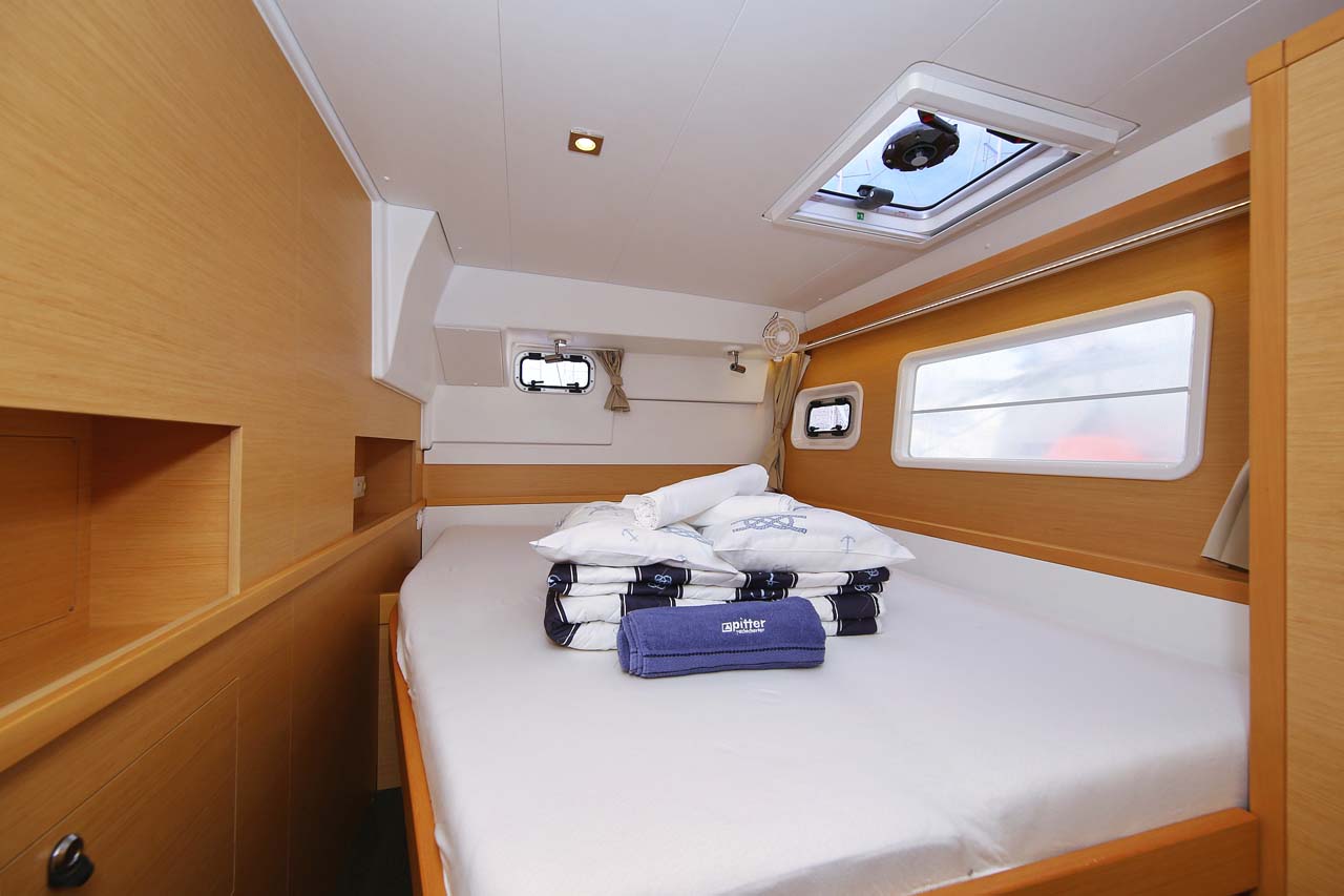 Lagoon 400 S2 - 4 + 2 cab. — photo 18