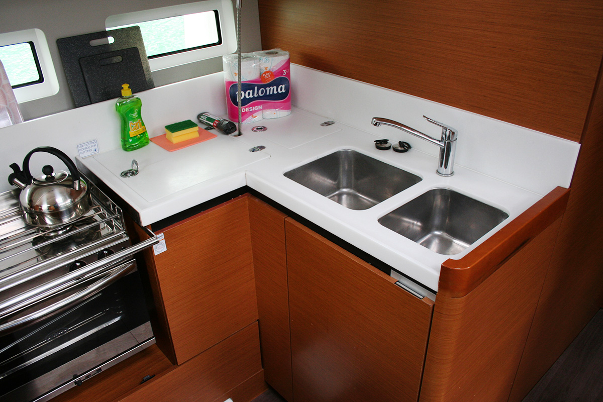 Sun Odyssey 440 - 3 cab. — photo 29