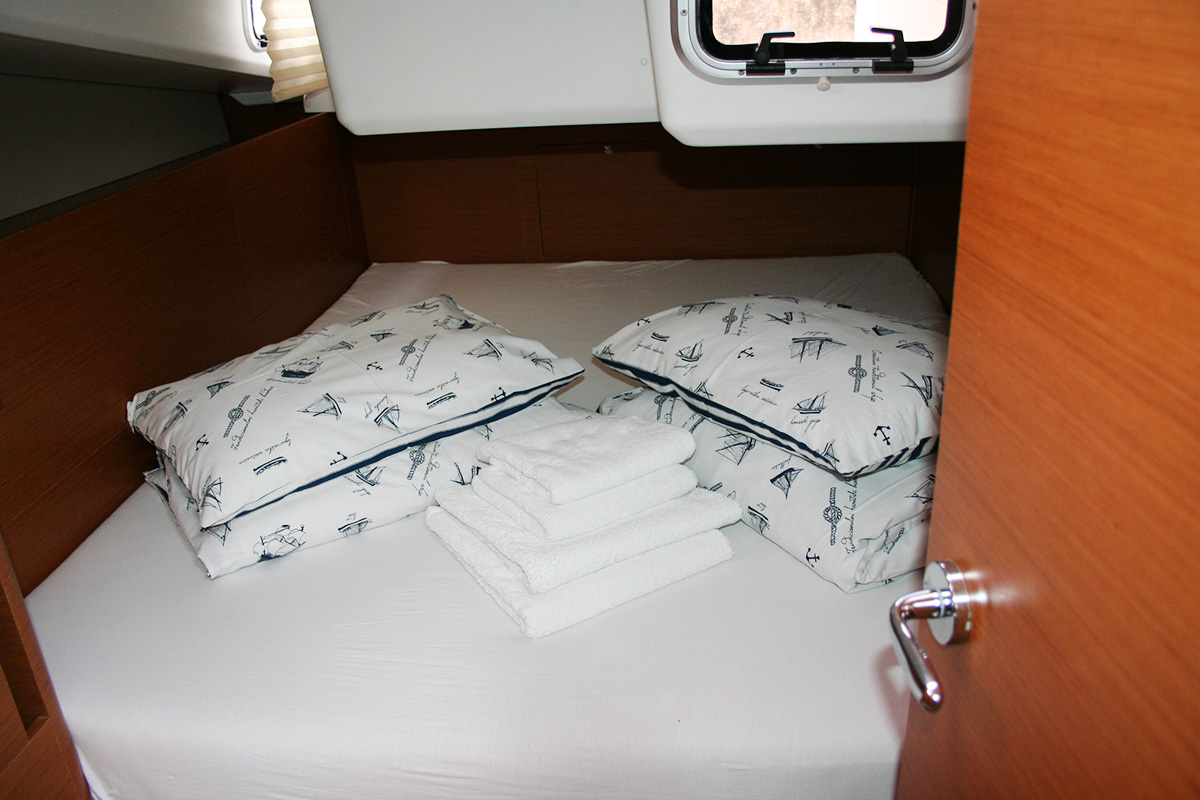 Sun Odyssey 440 - 3 cab. — photo 2
