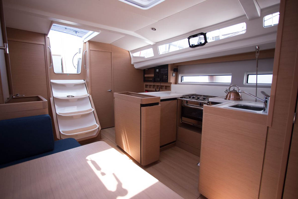 Sun Odyssey 440 - 4 cab. — photo 8