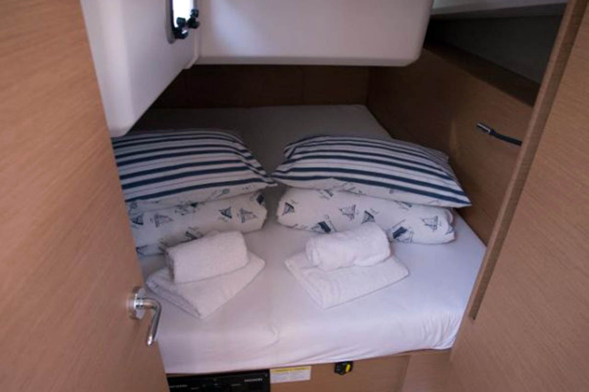 Sun Odyssey 440 - 4 cab. — photo 13