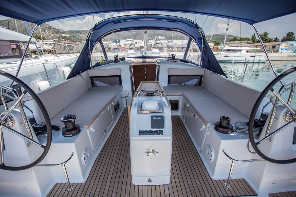 Sun Odyssey 440 - 4 cab. — photo 3