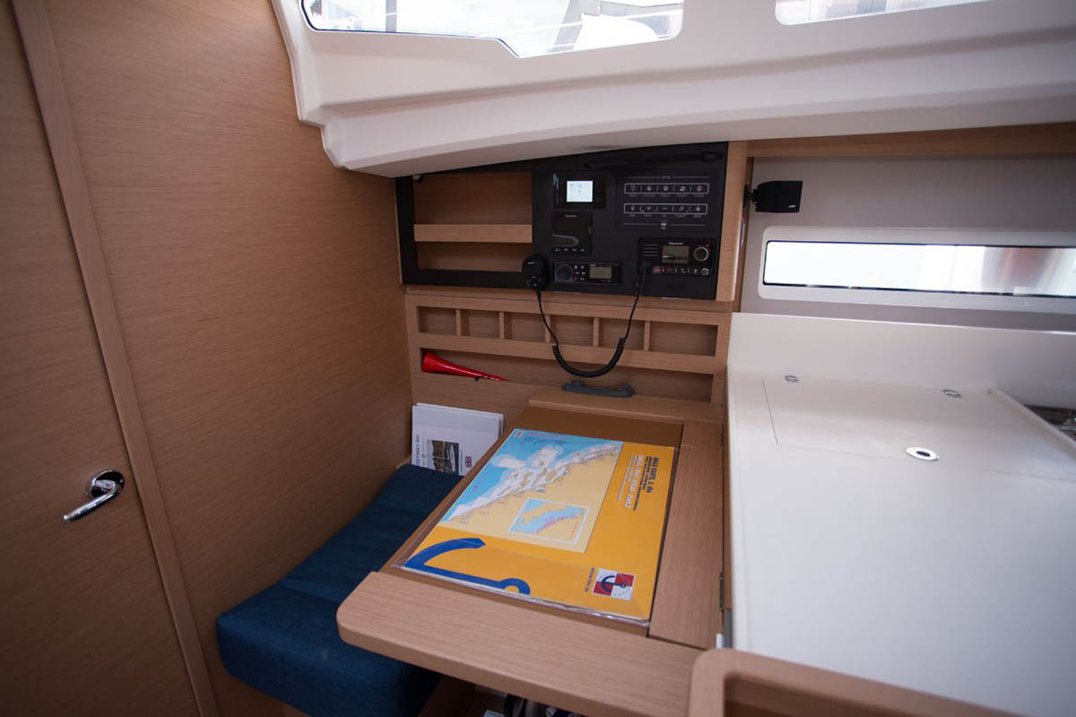 Sun Odyssey 440 - 4 cab. — photo 8
