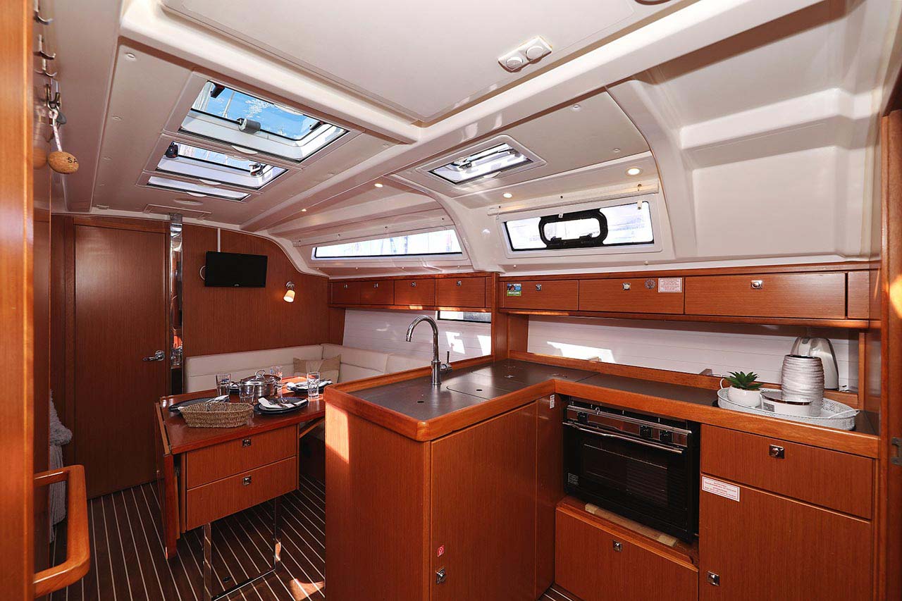 Bavaria Cruiser 37 - 3 cab. — photo 9