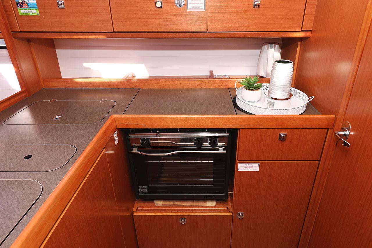 Bavaria Cruiser 37 - 3 cab. — photo 10
