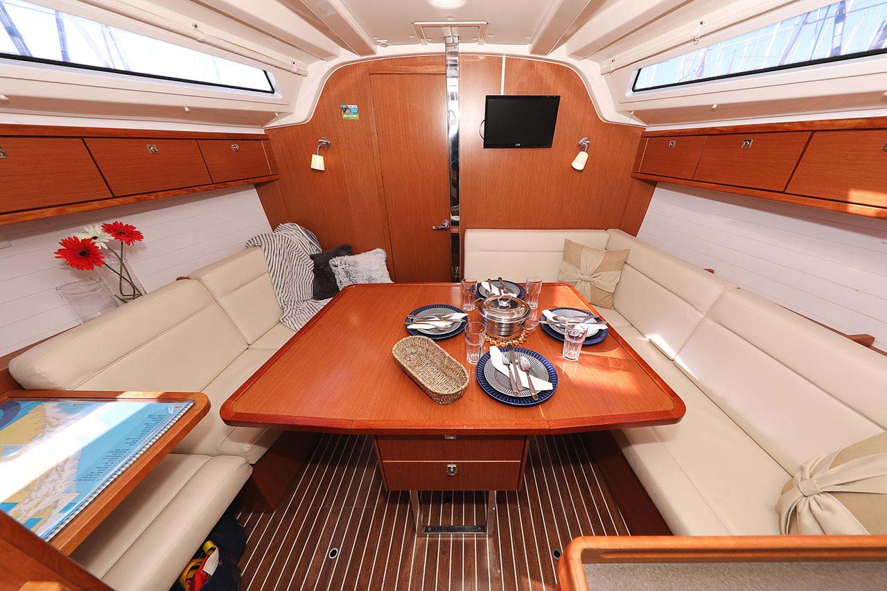 Bavaria Cruiser 37 - 3 cab. — photo 11