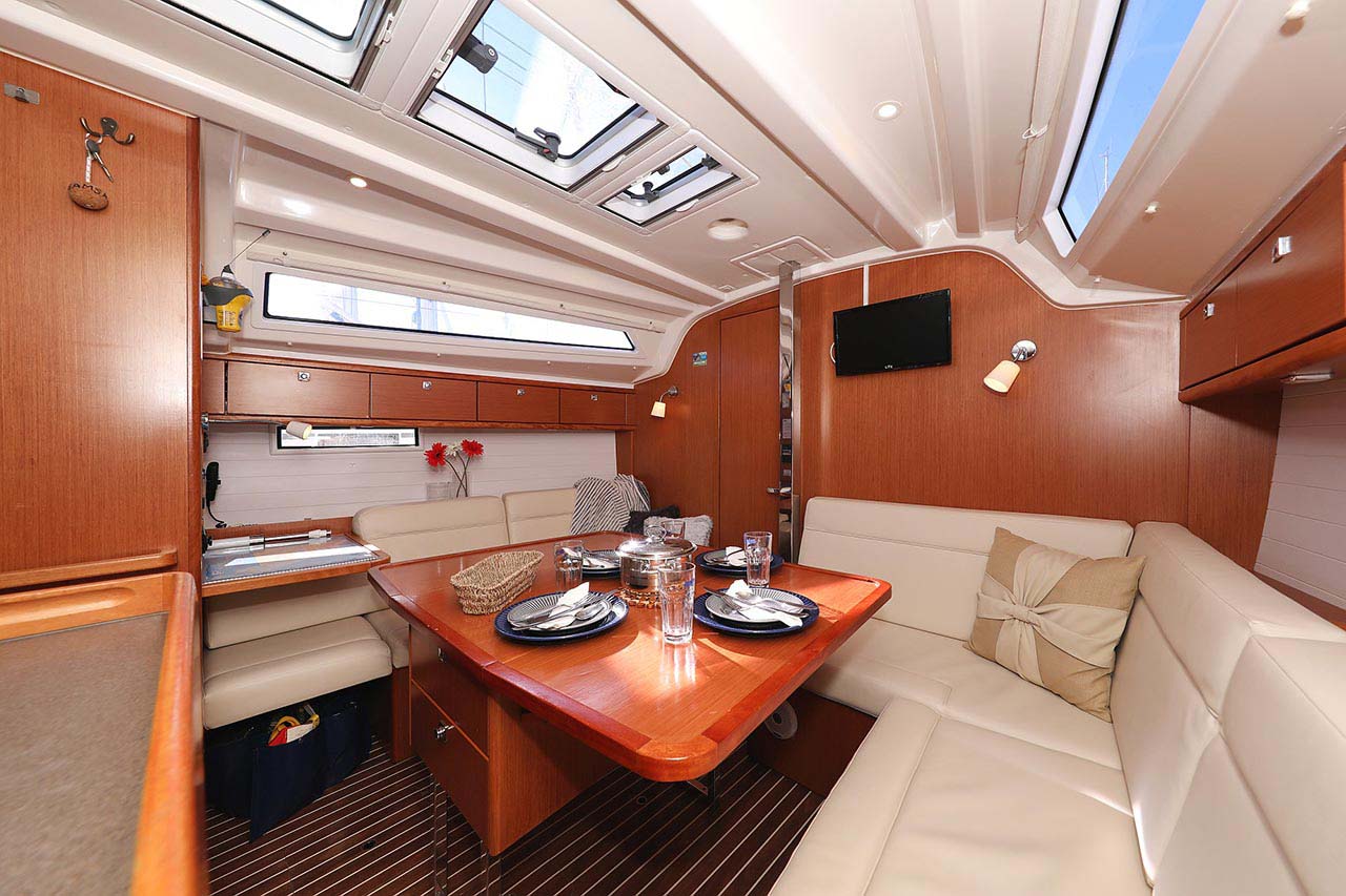 Bavaria Cruiser 37 - 3 cab. — photo 12