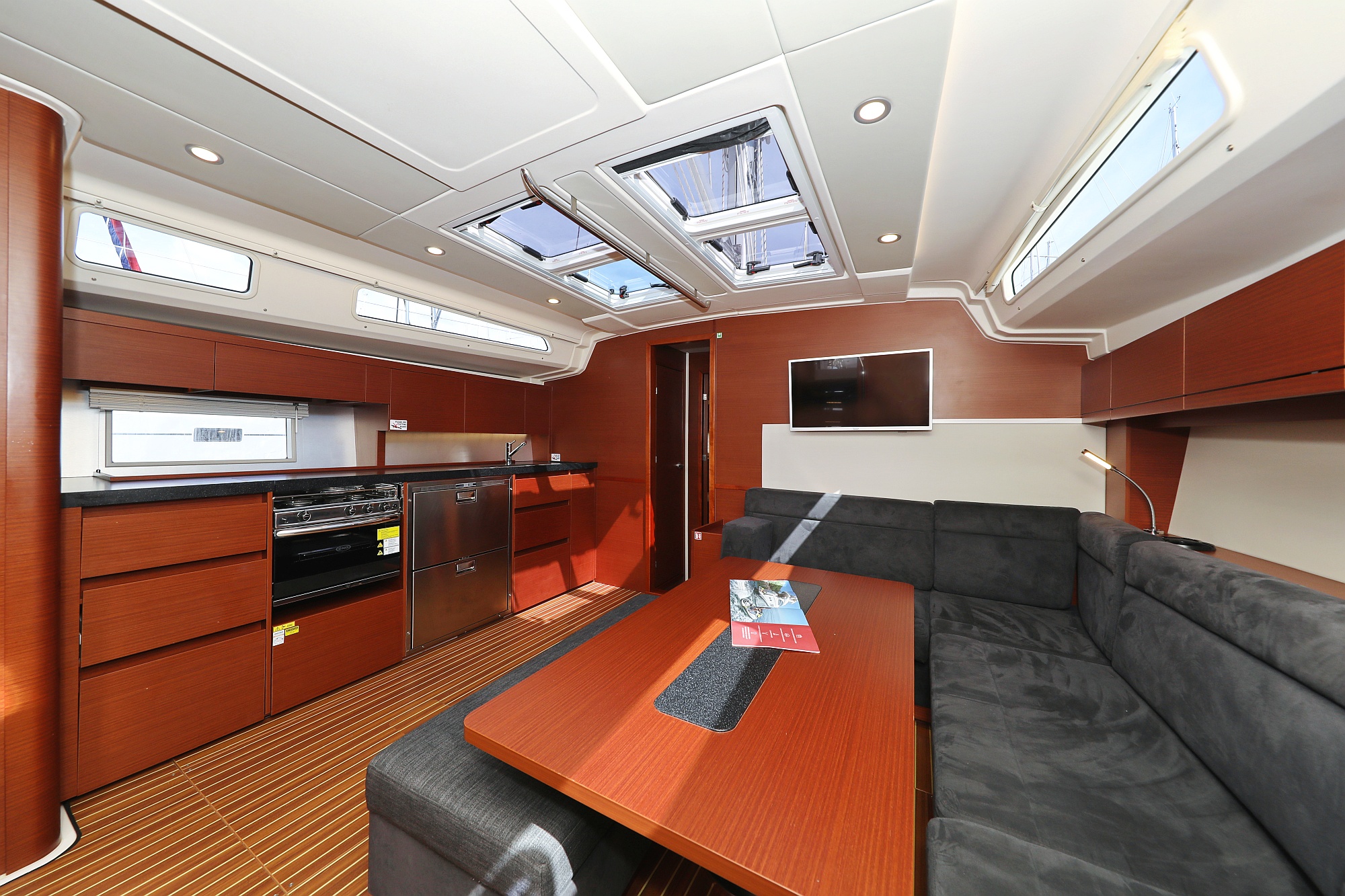 Hanse 508 - 5 + 1 cab. — photo 10