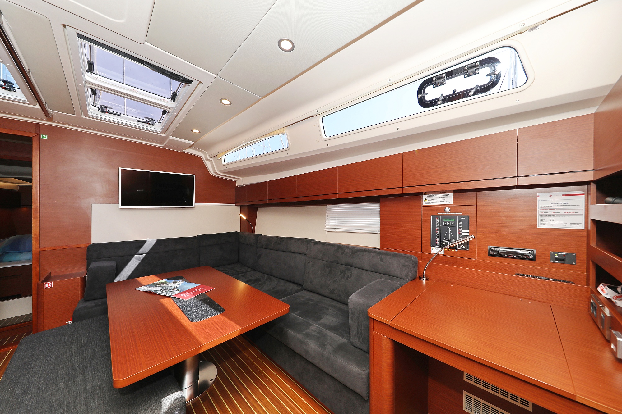 Hanse 508 - 5 + 1 cab. — photo 11