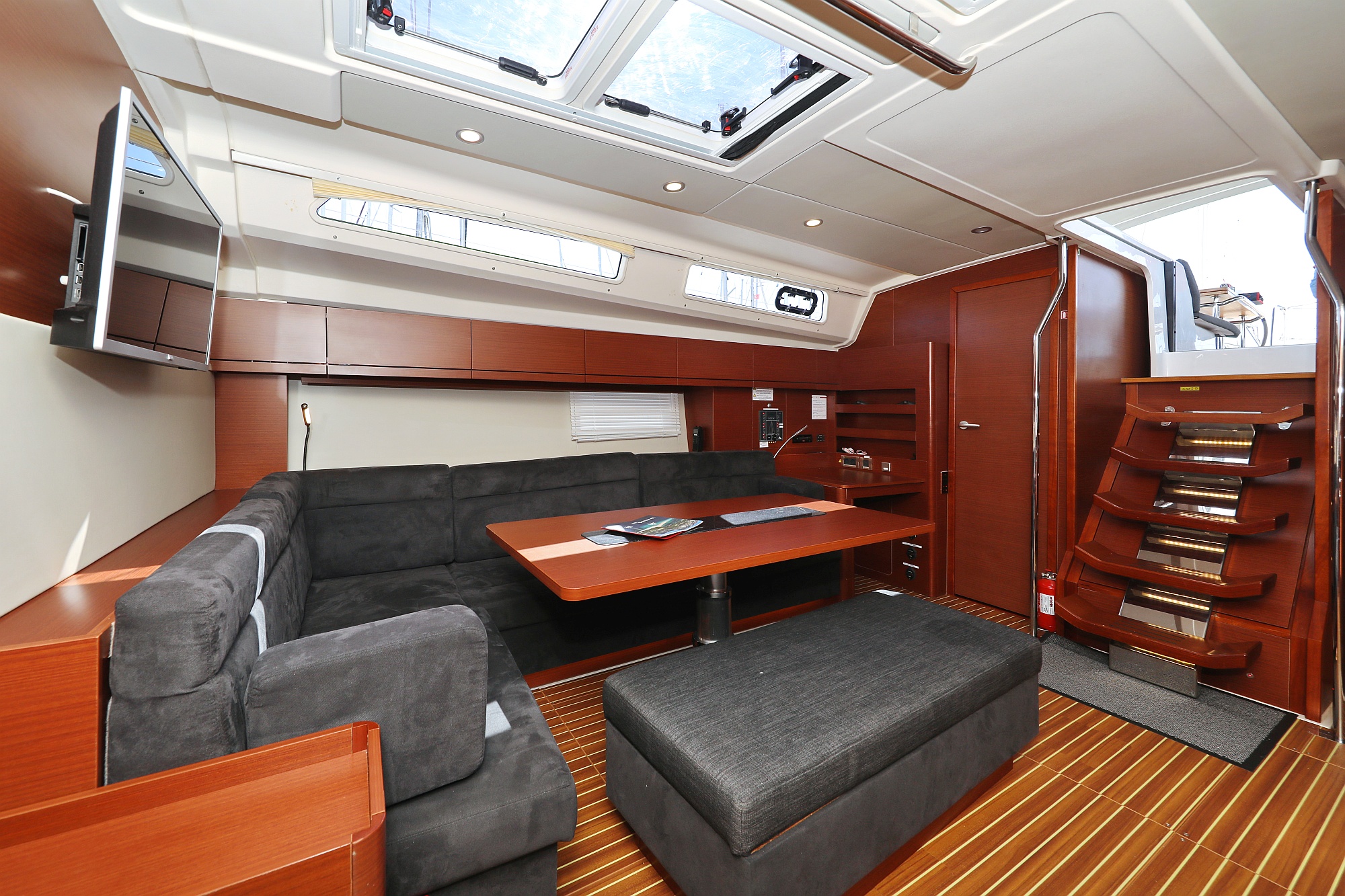 Hanse 508 - 5 + 1 cab. — photo 12