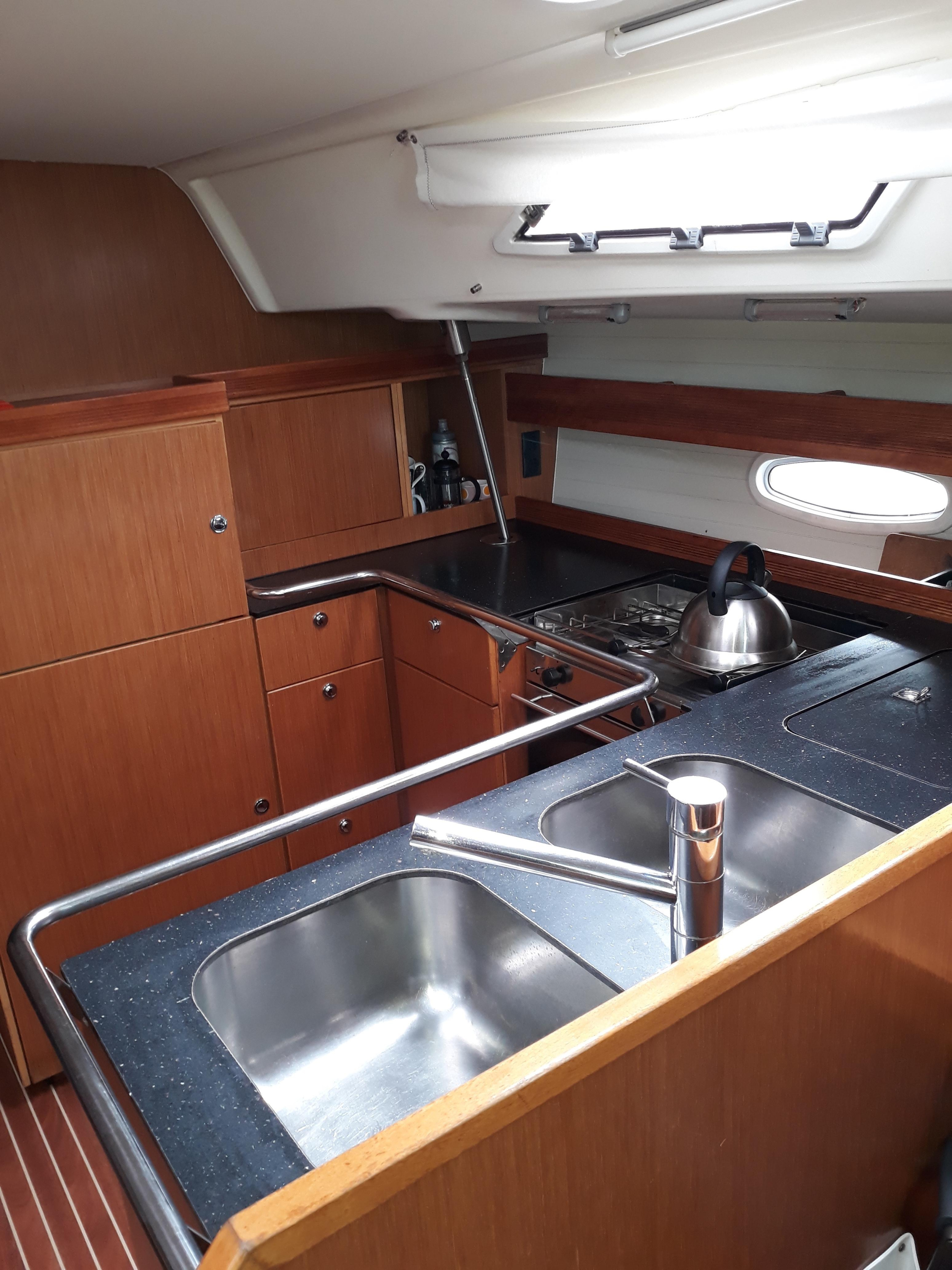 Bavaria 51 Cruiser — photo 4