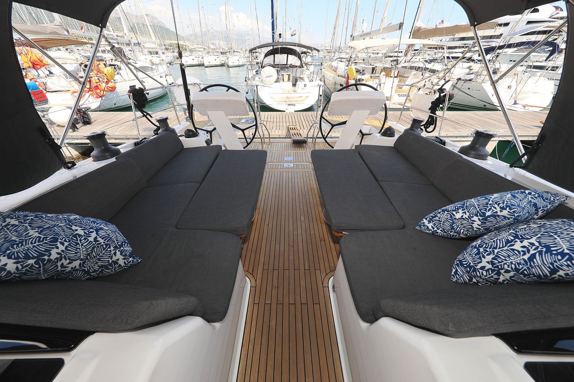 Hanse 508 - 5 + 1 cab. — photo 22