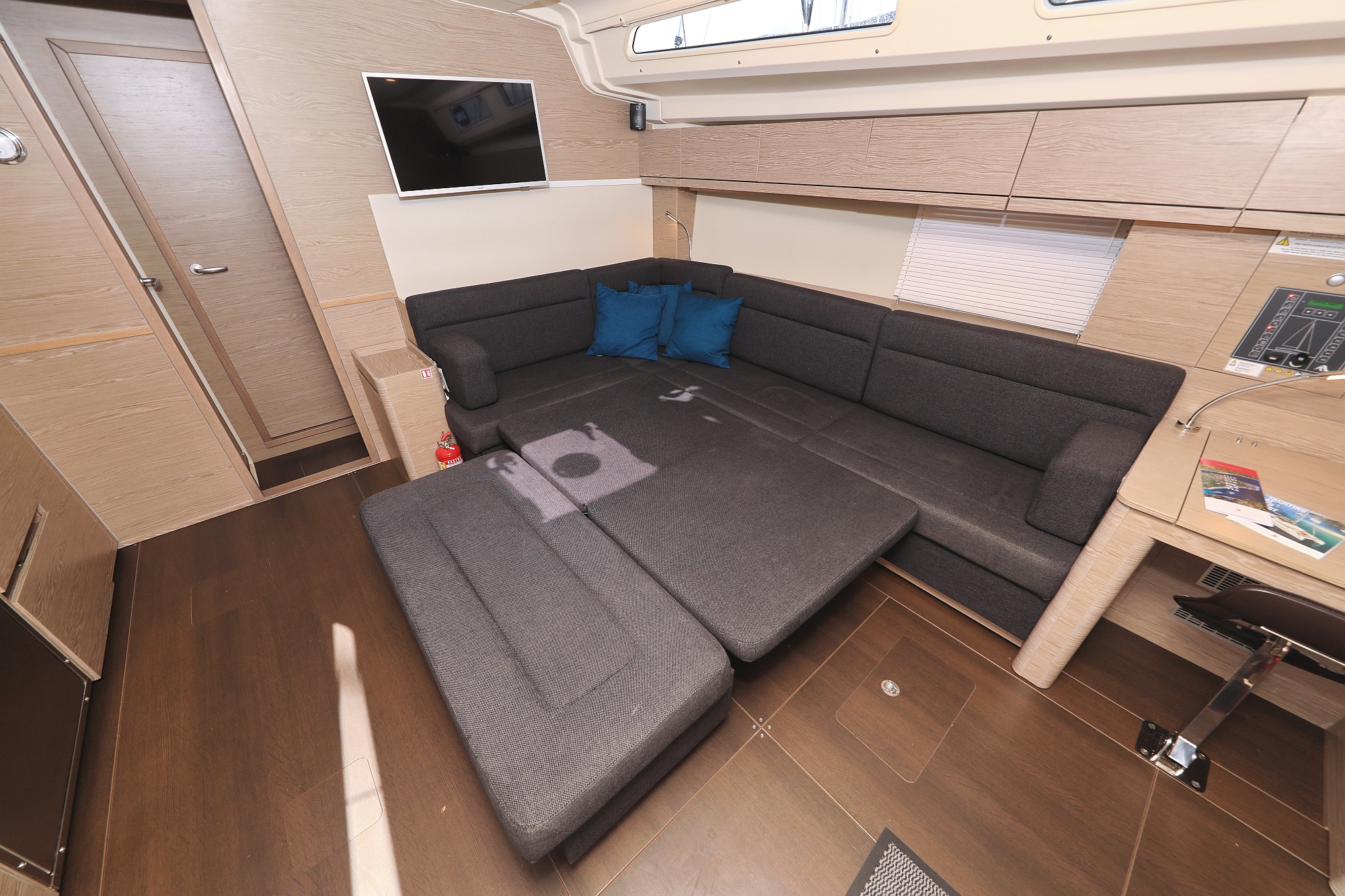 Hanse 508 - 5 + 1 cab. — photo 4
