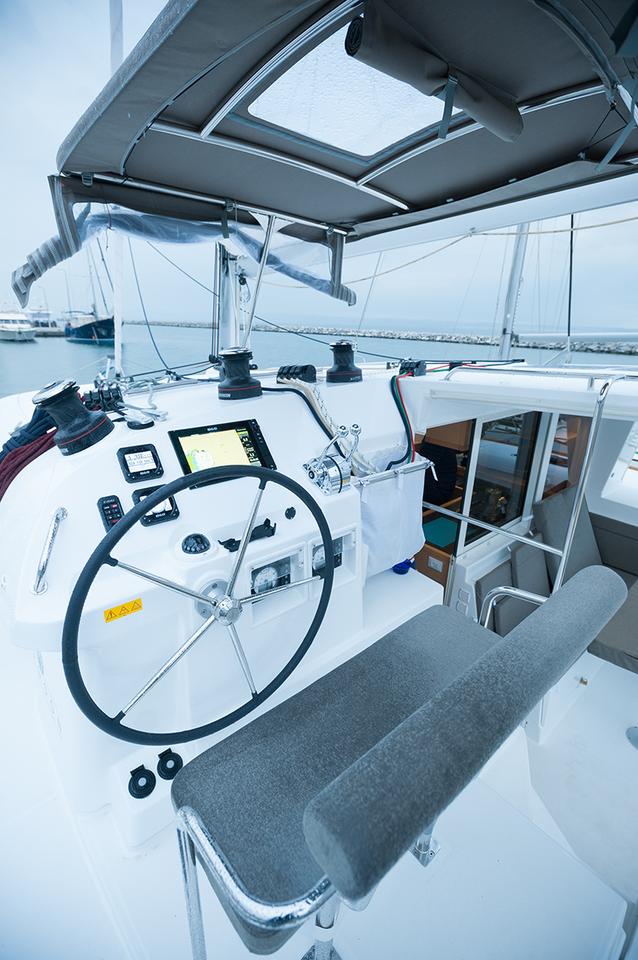 Lagoon 400 S2 — photo 4