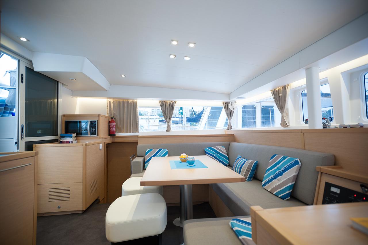 Lagoon 400 S2 — photo 14