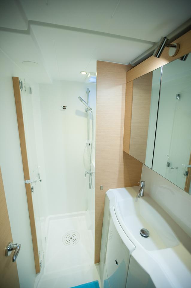 Lagoon 400 S2 — photo 23