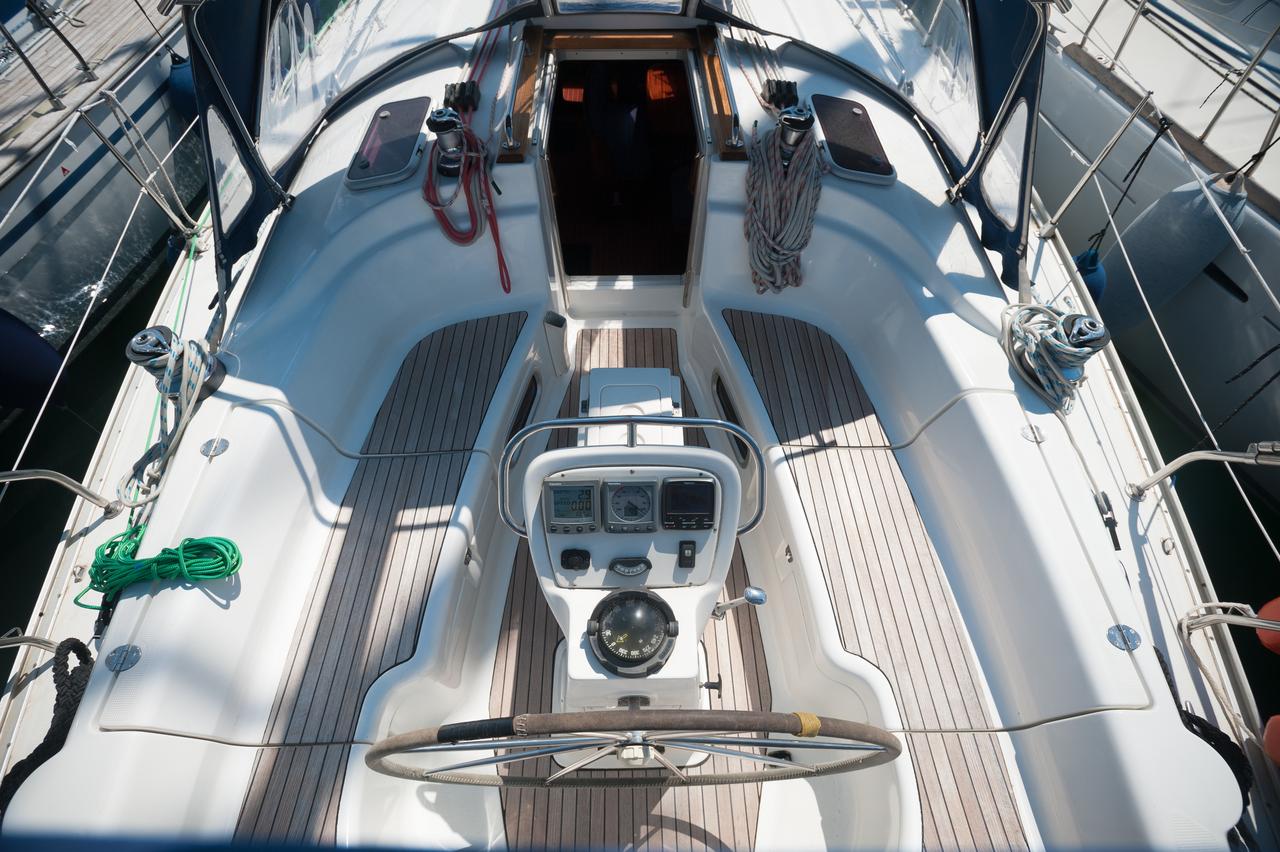 Bavaria 38 — photo 10