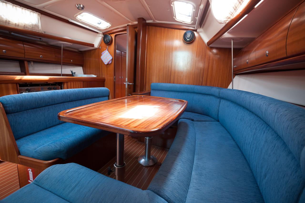 Bavaria 38 — photo 14