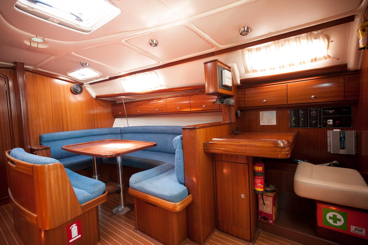 Bavaria 38 — photo 16