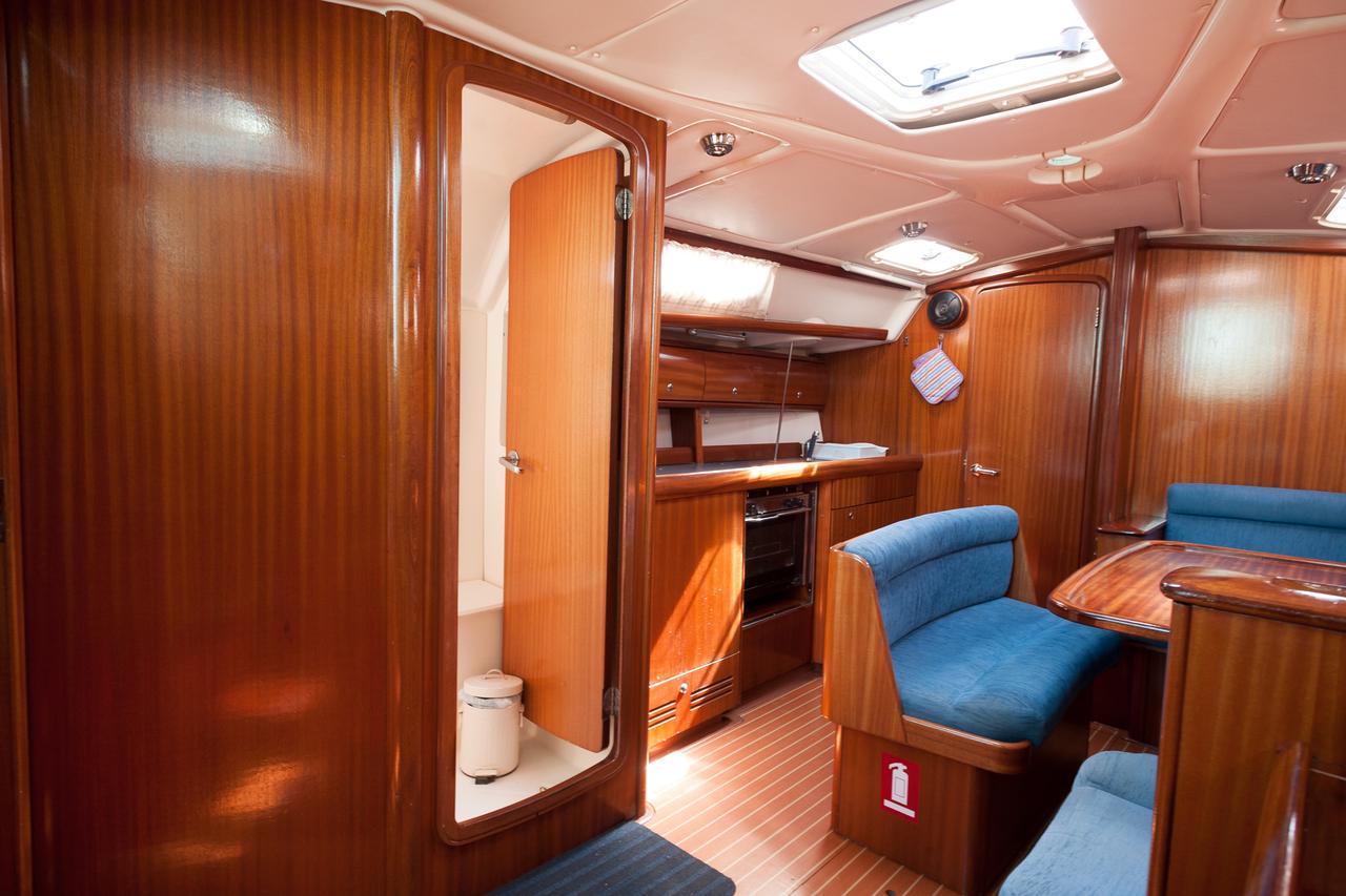 Bavaria 38 — photo 19