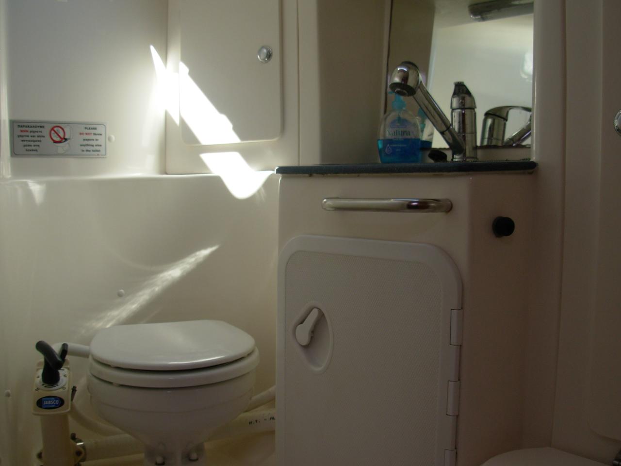 Bavaria 38 — photo 24